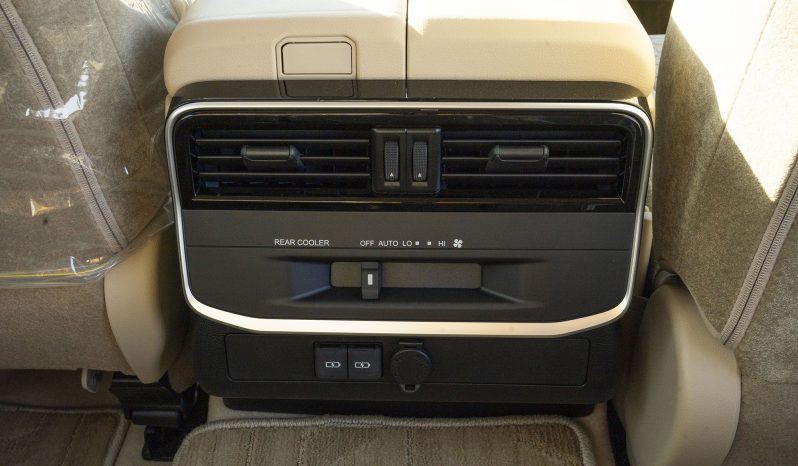 
2026 Toyota Land Cruiser GXR 4.0L AT Petrol (Black-Beige) full									