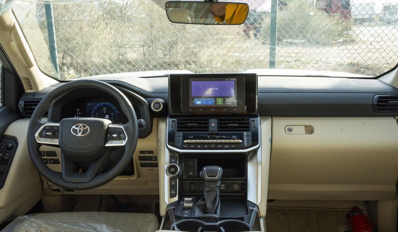 
2026 Toyota Land Cruiser GXR 4.0L AT Petrol (Black-Beige) full									