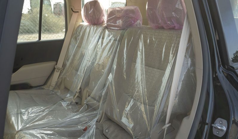 
2026 Toyota Land Cruiser GXR 4.0L AT Petrol (Black-Beige) full									