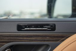 
Lexus LX600 Signature 7 seaters 3.5L petrol 2026 model – green full									