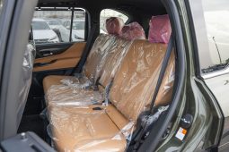 
Lexus LX600 Signature 7 seaters 3.5L petrol 2026 model – green full									