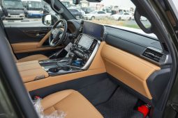 
Lexus LX600 Signature 7 seaters 3.5L petrol 2026 model – green full									