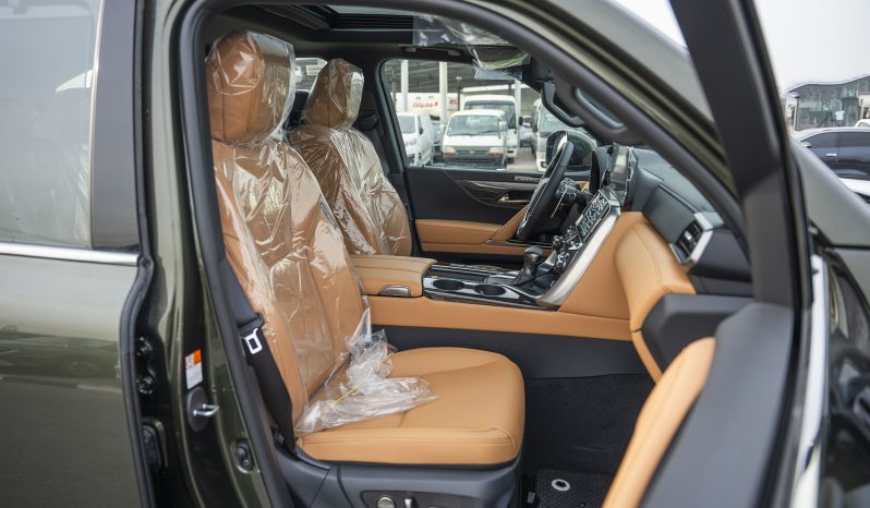 
Lexus LX600 Signature 7 seaters 3.5L petrol 2026 model – green full									