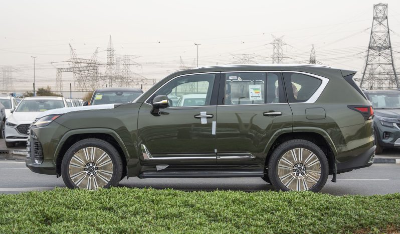 
Lexus LX600 Signature 7 seaters 3.5L petrol 2026 model – green full									