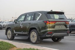
Lexus LX600 Signature 7 seaters 3.5L petrol 2026 model – green full									