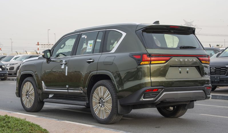 
Lexus LX600 Signature 7 seaters 3.5L petrol 2026 model – green full									