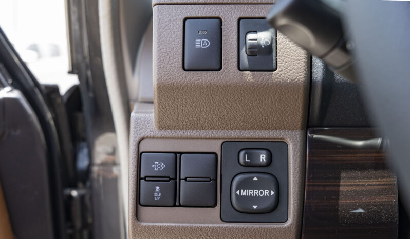 
2026 Toyota Land Cruiser LC 71 4.0L Petrol AT Full Option full									