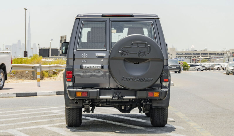 
2026 Toyota Land Cruiser LC 71 4.0L Petrol AT Full Option full									