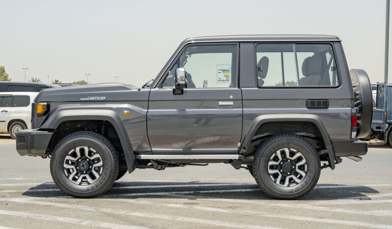 
2026 Toyota Land Cruiser LC 71 4.0L Petrol AT Full Option full									