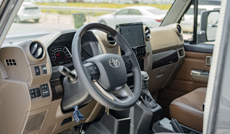 
2026 Toyota Land Cruiser LC 71 4.0L Petrol AT Full Option full									