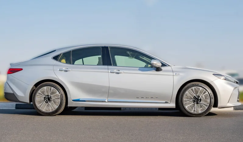 
2026 Toyota Camry LE 2.5L AT Hybrid (Silver) full									