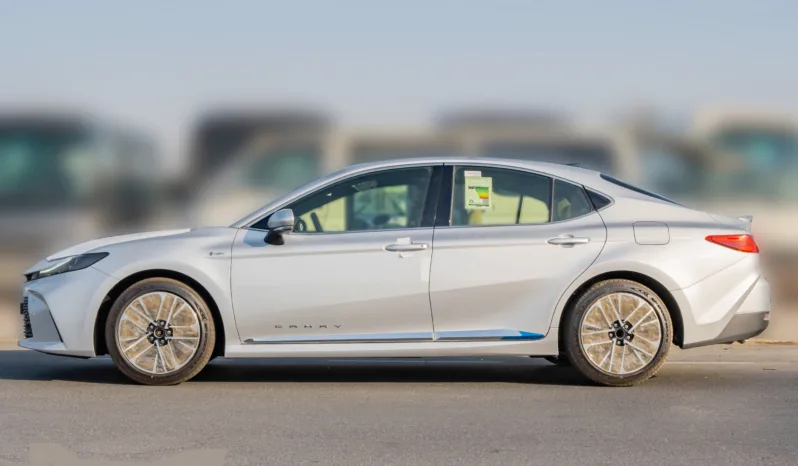 
2026 Toyota Camry LE 2.5L AT Hybrid (Silver) full									