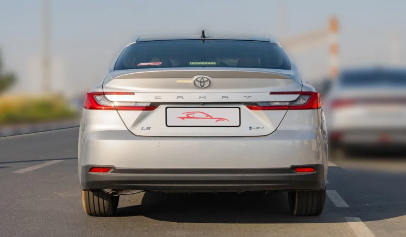 
2026 Toyota Camry LE 2.5L AT Hybrid (Silver) full									