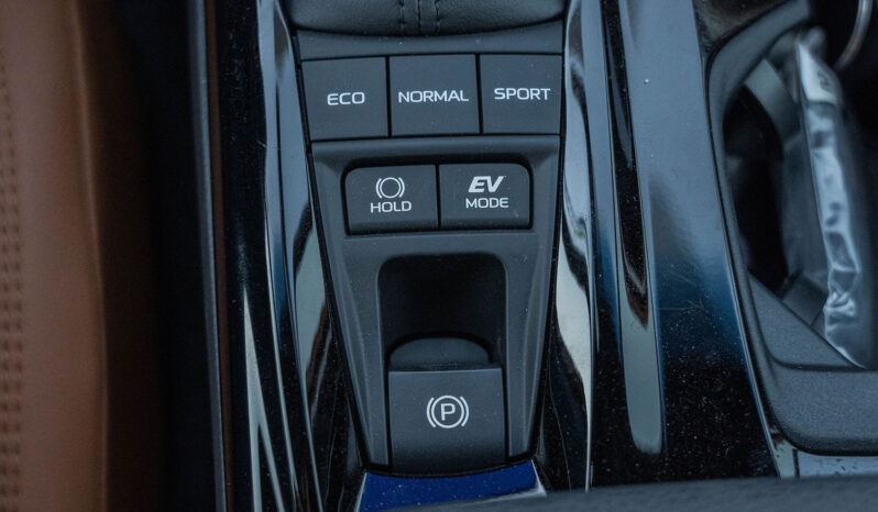 
2026 Toyota Camry Lumiere 2.5L HEV Full option full									
