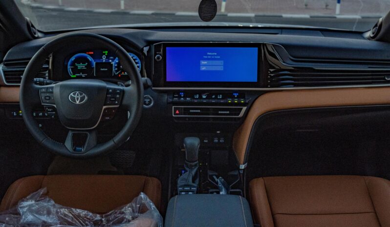 
2026 Toyota Camry Lumiere 2.5L HEV Full option full									