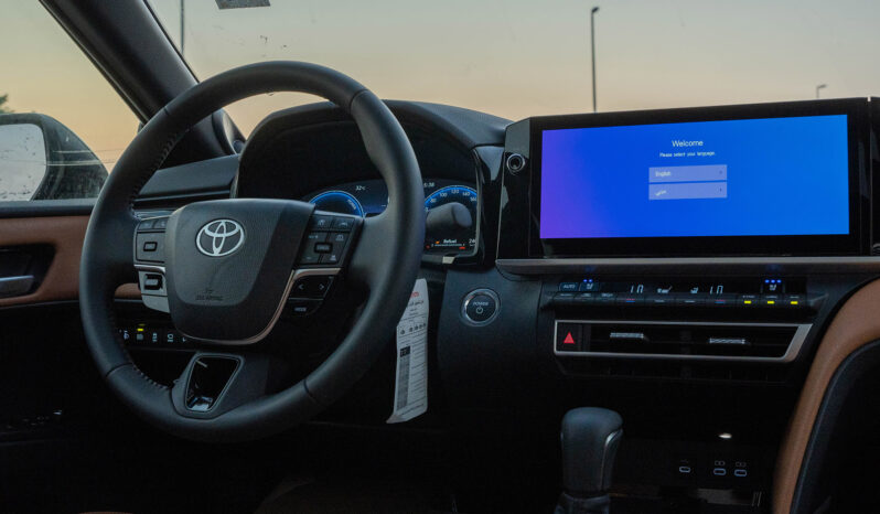 
2026 Toyota Camry Lumiere 2.5L HEV Full option full									