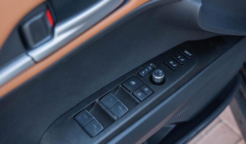 
2026 Toyota Camry Lumiere 2.5L HEV Full option full									