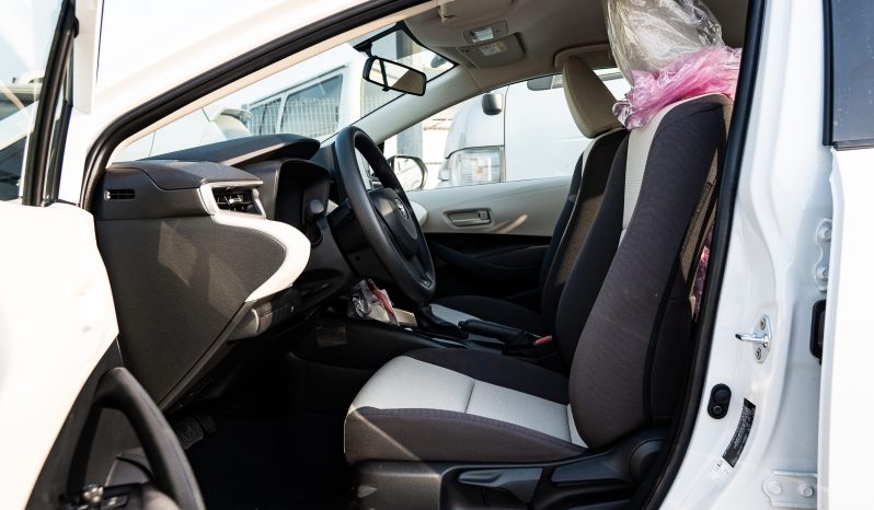 
2025 Toyota Corolla XLI 1.6L AT Petrol (White) full									