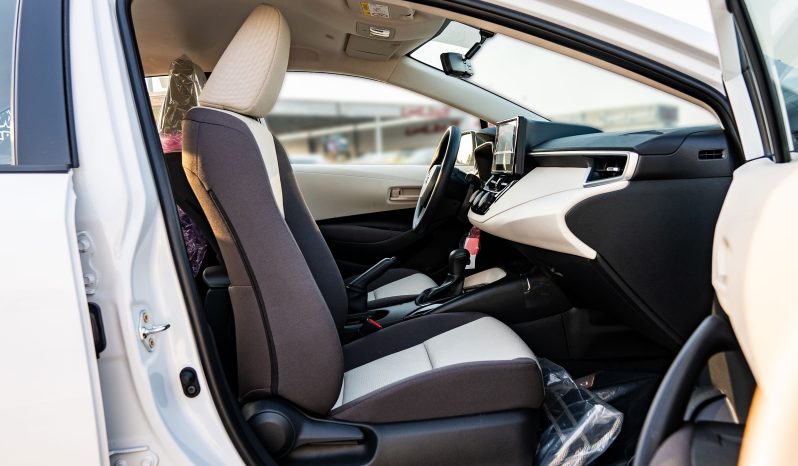 
2025 Toyota Corolla XLI 1.6L AT Petrol (White) full									