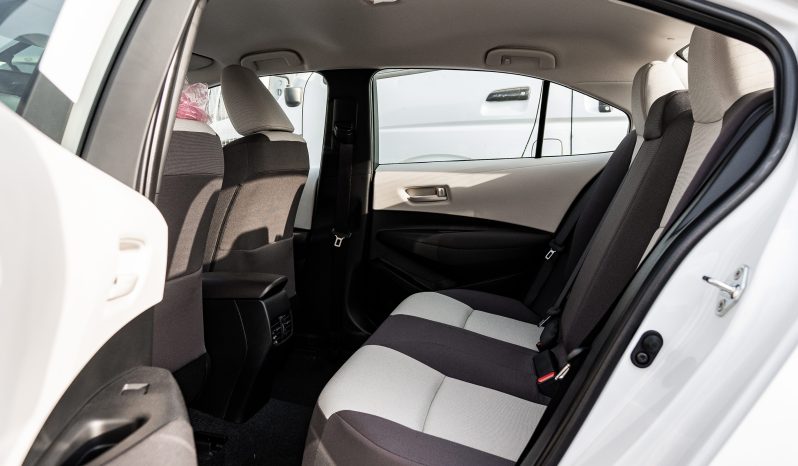 
2025 Toyota Corolla XLI 1.6L AT Petrol (White) full									