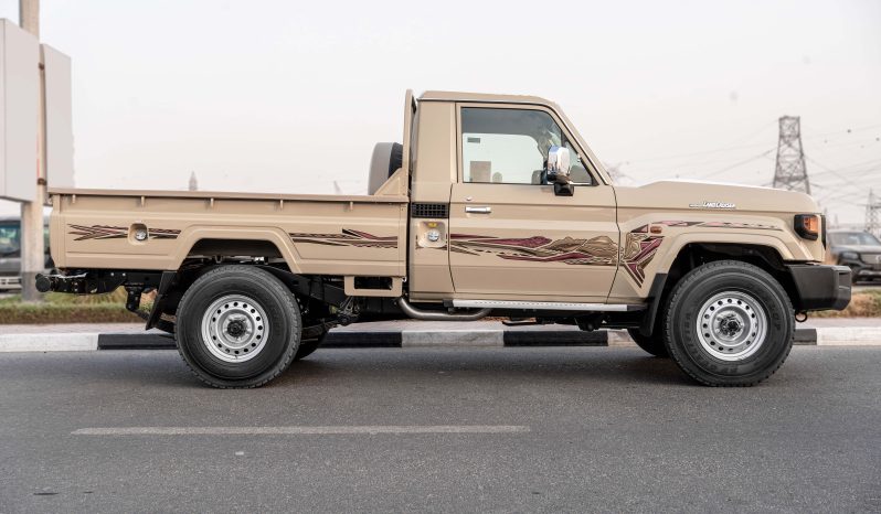 
2025 Toyota Land Cruiser LC79 SC 2.8L AT Diesel full									