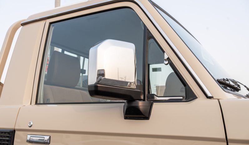 
2025 Toyota Land Cruiser LC79 SC 2.8L AT Diesel full									