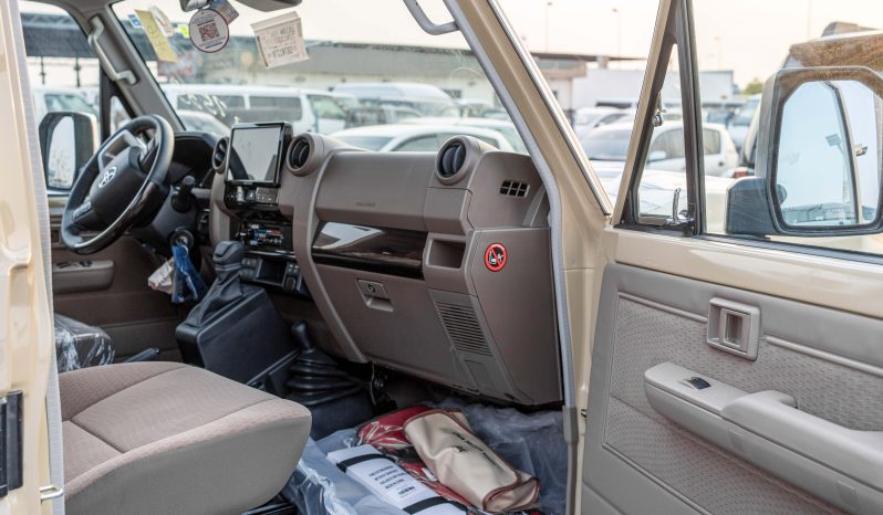 
2025 Toyota Land Cruiser LC79 SC 2.8L AT Diesel full									