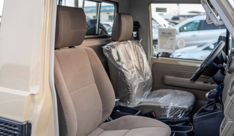 
2025 Toyota Land Cruiser LC79 SC 2.8L AT Diesel full									