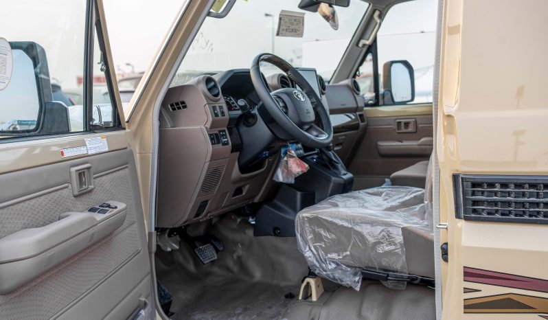 
2025 Toyota Land Cruiser LC79 SC 2.8L AT Diesel full									