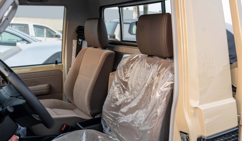 
2025 Toyota Land Cruiser LC79 SC 2.8L AT Diesel full									