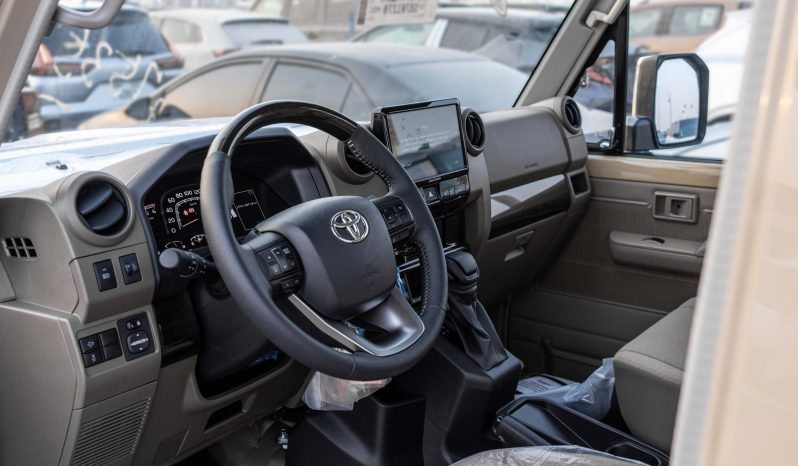 
2025 Toyota Land Cruiser LC79 SC 2.8L AT Diesel full									