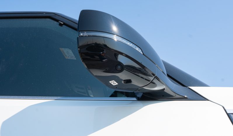 
2026 Nissan Patrol LE Platinum 3.5L AT Petrol (White-Red) full									