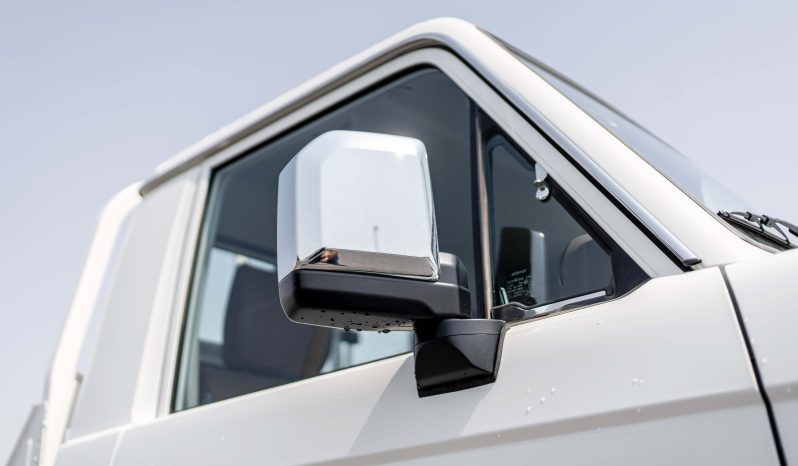 
2025 Toyota Land Cruiser LC 79 4.0L AT Petrol (White) full									