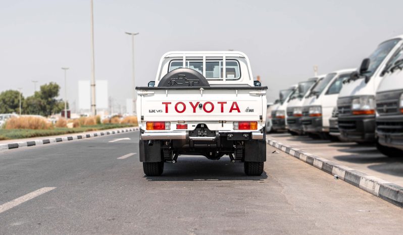 
2025 Toyota Land Cruiser LC 79 4.0L AT Petrol (White) full									