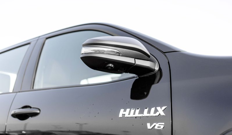 
2025 Toyota Hilux Adventure 4.0L AT Petrol (Black-Black) full									