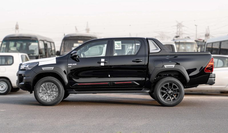 
2025 Toyota Hilux Adventure 4.0L AT Petrol (Black-Black) full									