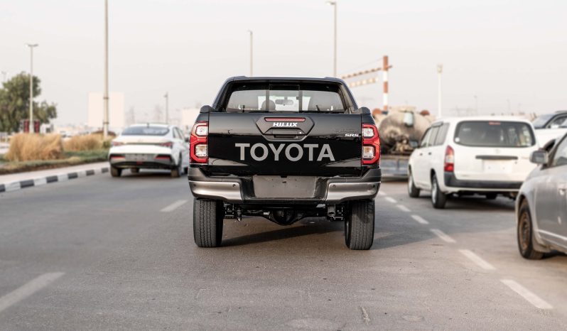 
2025 Toyota Hilux Adventure 4.0L AT Petrol (Black-Black) full									