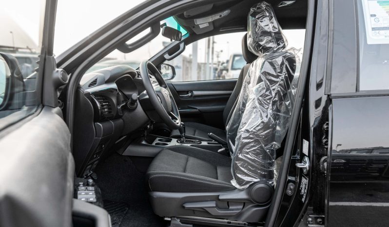 
2025 Toyota Hilux Adventure 4.0L AT Petrol (Black-Black) full									