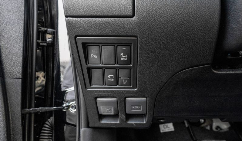 
2025 Toyota Hilux Adventure 4.0L AT Petrol (Black-Black) full									