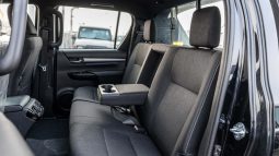 
2025 Toyota Hilux Adventure 4.0L AT Petrol (Black-Black) full									