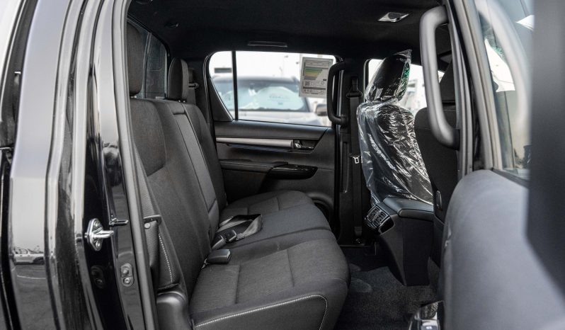 
2025 Toyota Hilux Adventure 4.0L AT Petrol (Black-Black) full									