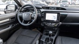 
2025 Toyota Hilux Adventure 4.0L AT Petrol (Black-Black) full									