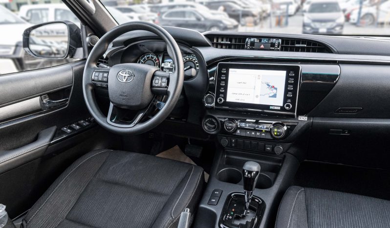
2025 Toyota Hilux Adventure 4.0L AT Petrol (Black-Black) full									