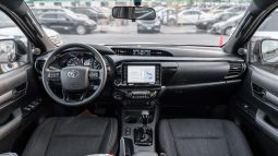 
2025 Toyota Hilux Adventure 4.0L AT Petrol (Black-Black) full									