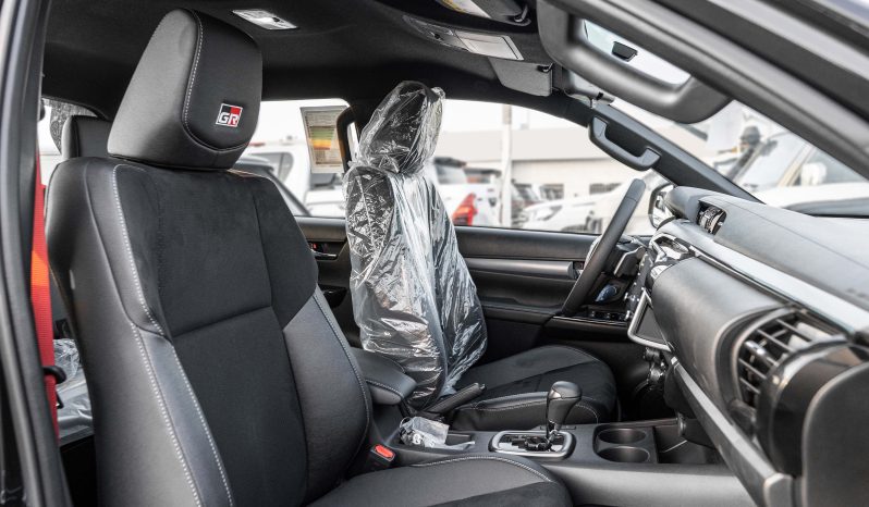 
								2025 Toyota Hilux GR-Sport Rally Edition 4.0L AT Petrol full									