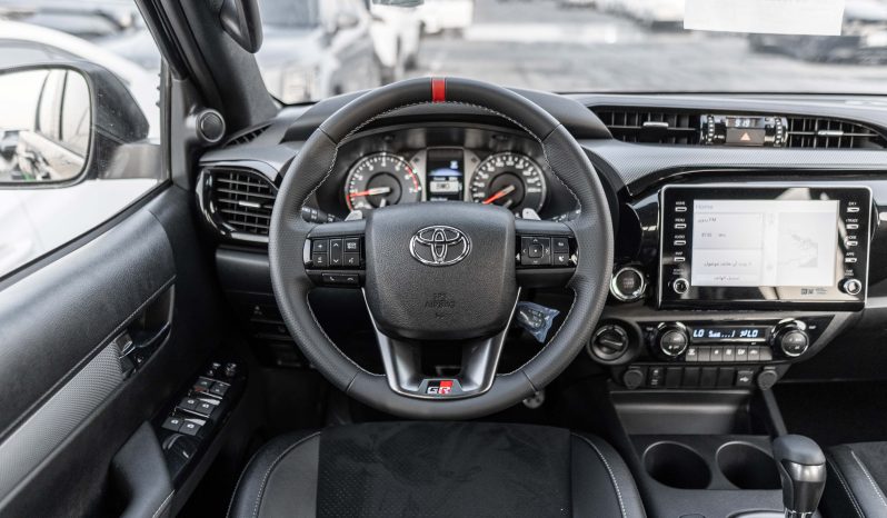 
								2025 Toyota Hilux GR-Sport Rally Edition 4.0L AT Petrol full									