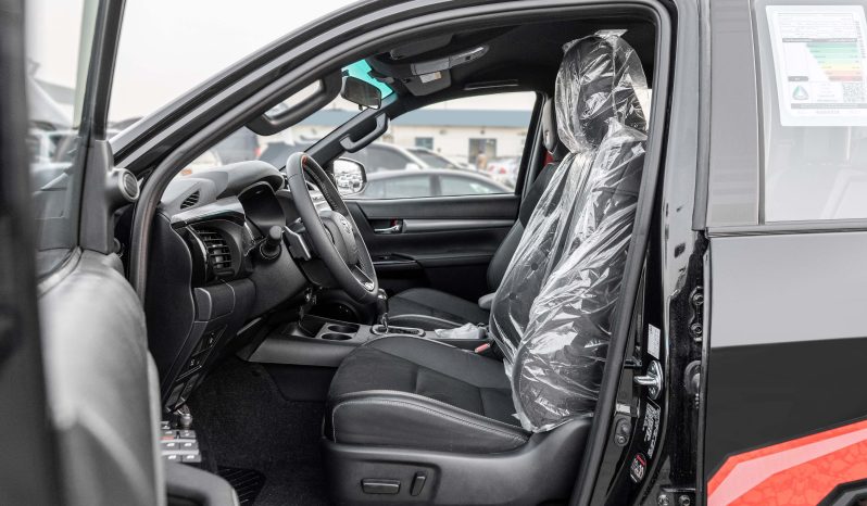 
								2025 Toyota Hilux GR-Sport Rally Edition 4.0L AT Petrol full									