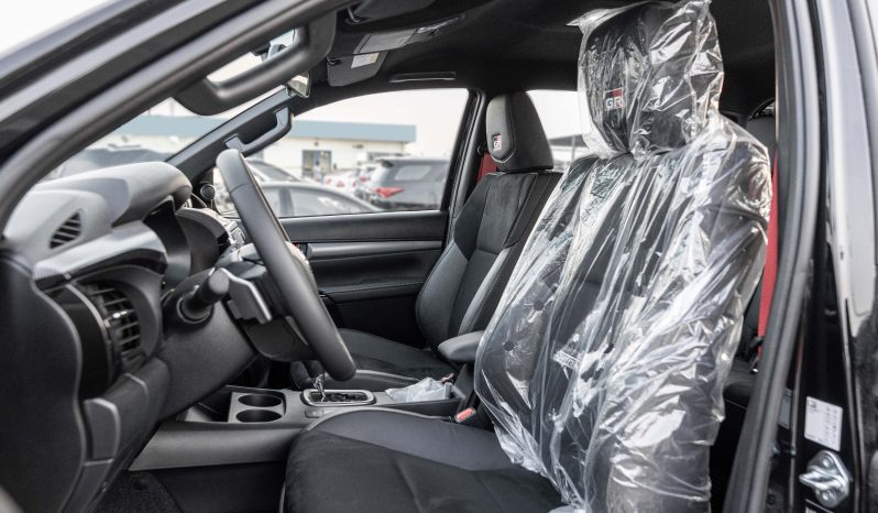 
								2025 Toyota Hilux GR-Sport Rally Edition 4.0L AT Petrol full									
