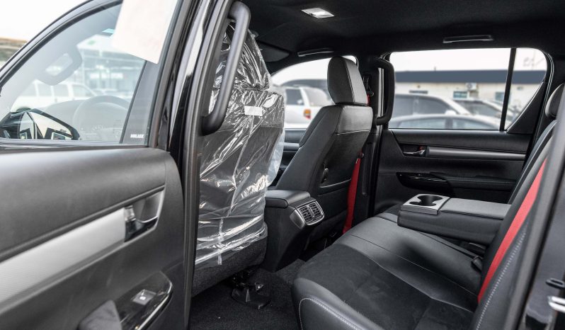 
								2025 Toyota Hilux GR-Sport Rally Edition 4.0L AT Petrol full									