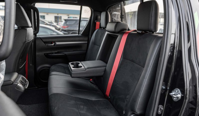 
								2025 Toyota Hilux GR-Sport Rally Edition 4.0L AT Petrol full									